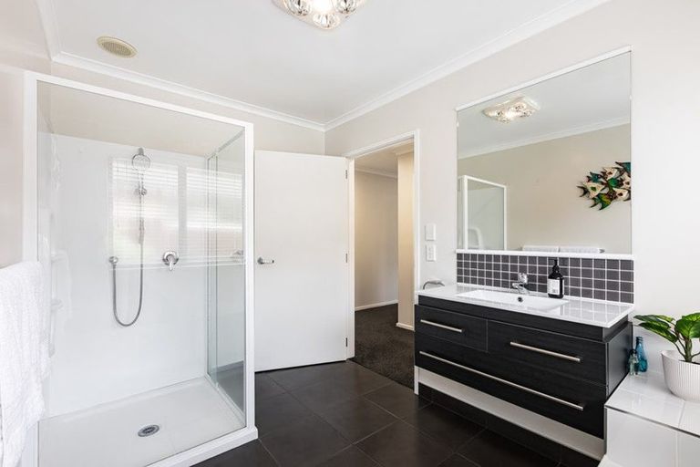 Photo of property in 3 Mcgregor Place, Paraparaumu, 5032