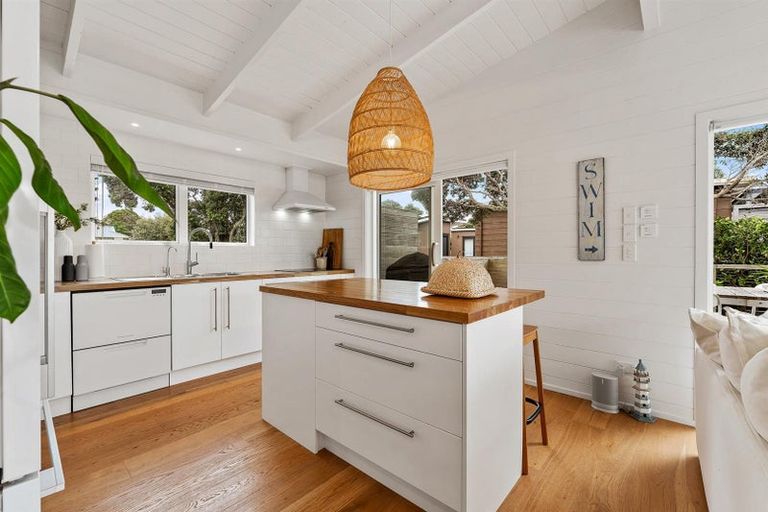 Photo of property in 25 Esme Grove, Omaha, 0986