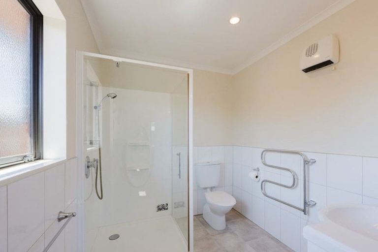 Photo of property in 22 Belgrove Place, Waipukurau, 4200