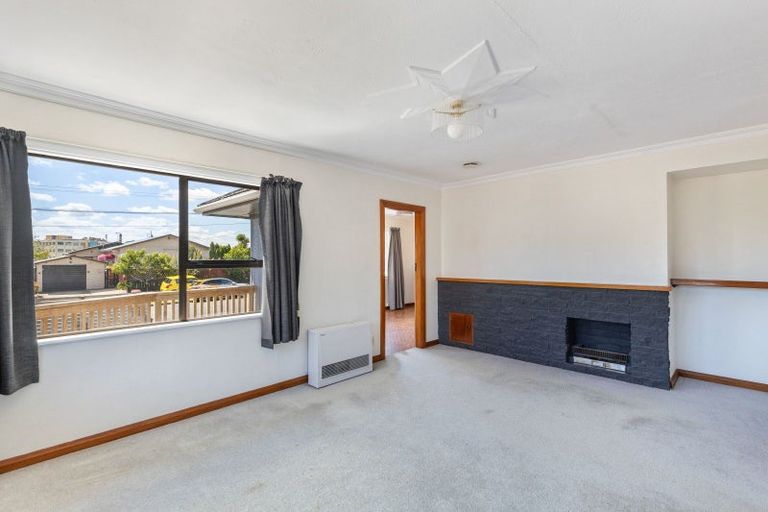 Photo of property in 110 Seaview Road, Westown, New Plymouth, 4310