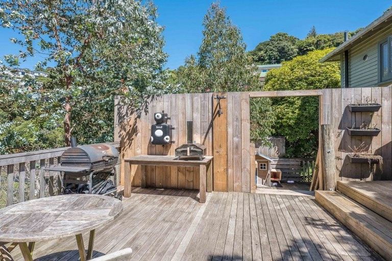 Photo of property in 21 Asquith Terrace, Brooklyn, Wellington, 6021