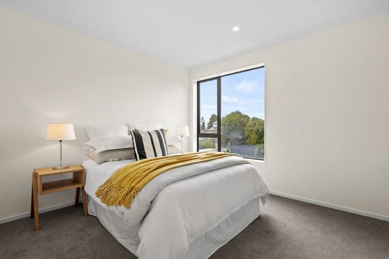 Photo of property in 15 Isabella Lane, Henderson, 0610