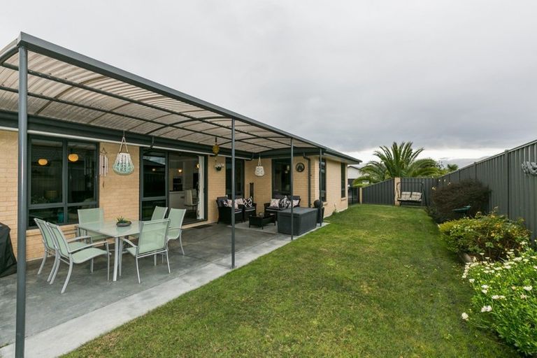 Photo of property in 6 Karoola Place, Havelock North, 4130