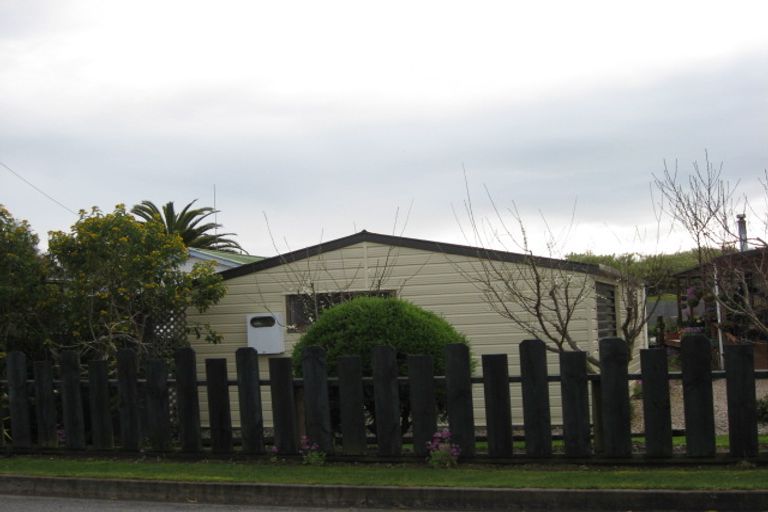 Photo of property in 35 Abel Tasman Drive, Takaka, 7110