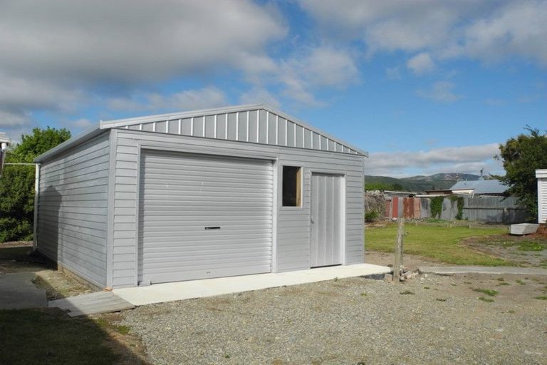 Photo of property in 22 Edward Street, Waimate, 7924