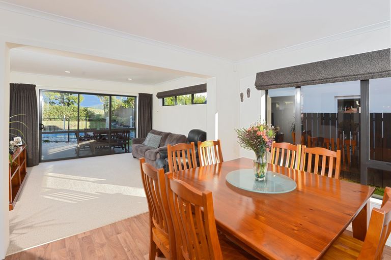 Photo of property in 10 Chatsfield Place, Te Kamo, Whangarei, 0112