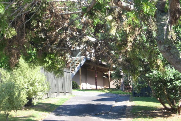 Photo of property in 92 Awaruku Road, Torbay, Auckland, 0630