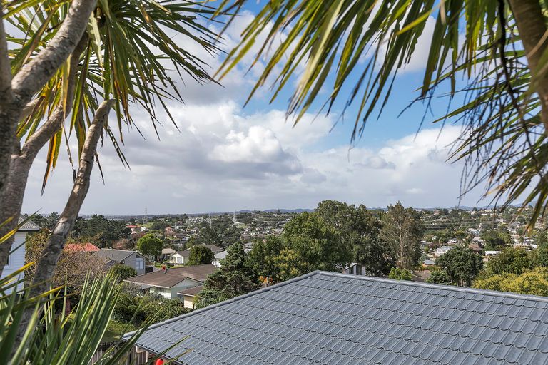 Photo of property in 77 Royal Road, Massey, Auckland, 0614