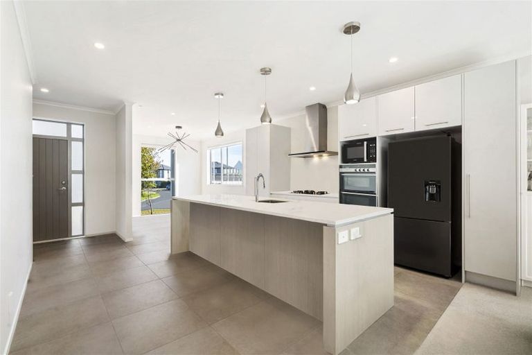 Photo of property in 69 Mackay Drive, Greenhithe, Auckland, 0632