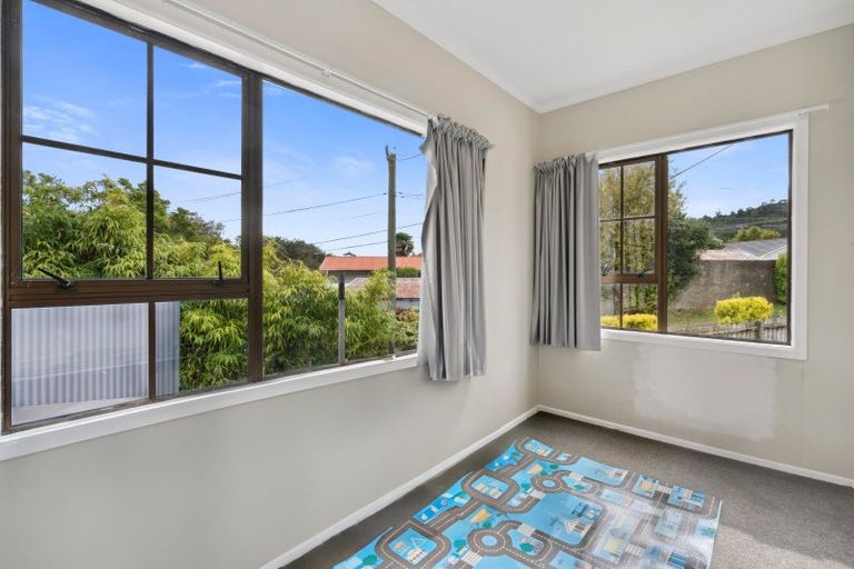 Photo of property in 414 Stokes Valley Road, Stokes Valley, Lower Hutt, 5019