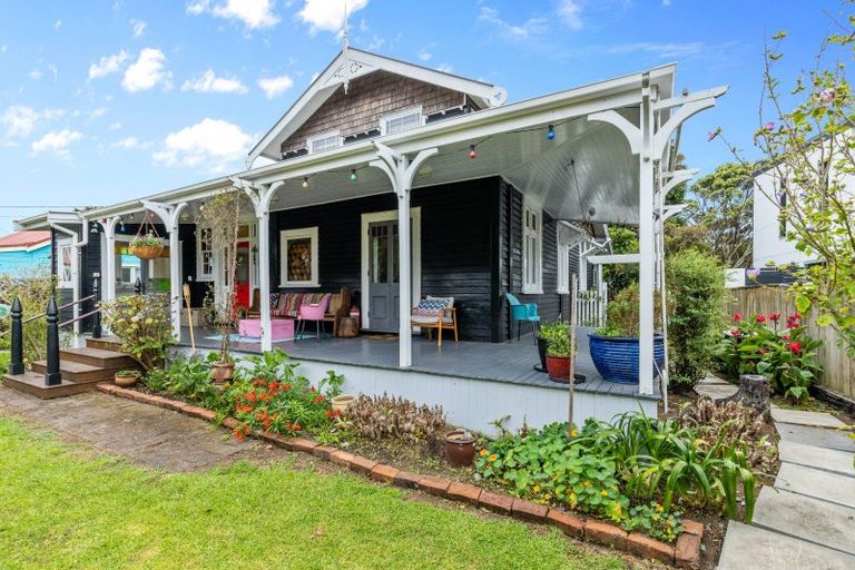 Photo of property in 112a Hine Street, New Plymouth, 4310