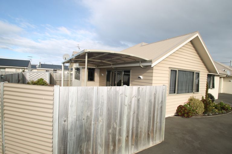 Photo of property in 2/23 Bradshaw Street, South Dunedin, Dunedin, 9012