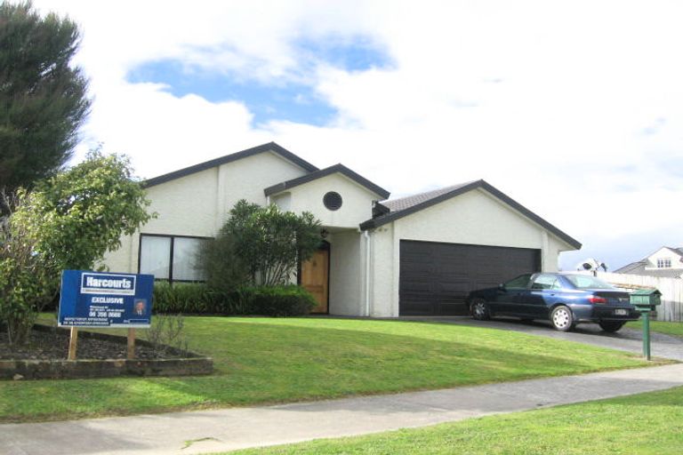 Photo of property in 93 Pacific Drive, Fitzherbert, Palmerston North, 4410
