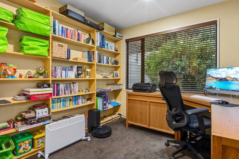 Photo of property in 24 Lucknow Place, Cashmere, Christchurch, 8022