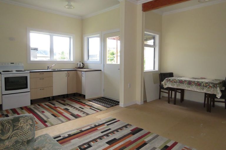 Photo of property in 4 Sinnamon Street, Reefton, 7830