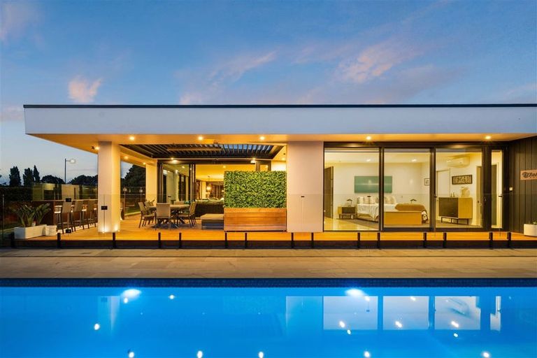 Photo of property in 2 Mersham Drive, Prebbleton, 7604