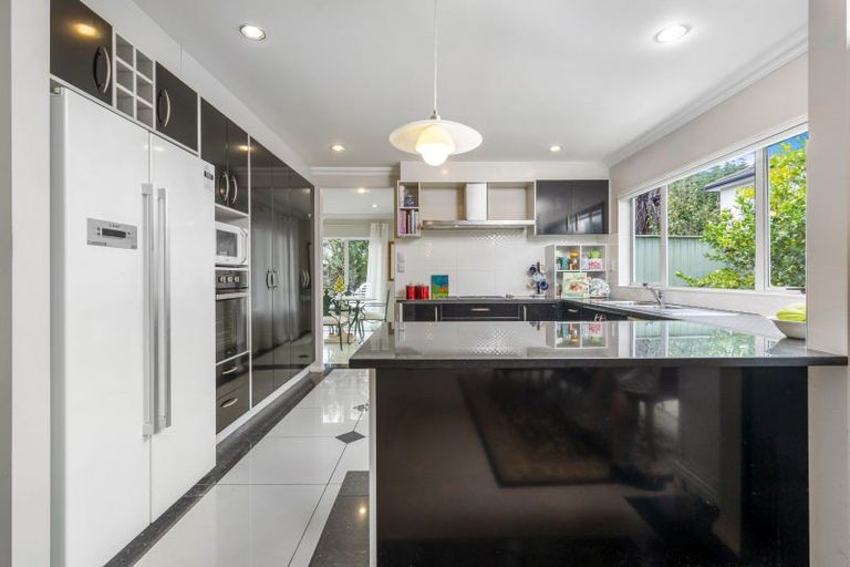 Photo of property in 13 Kunzea Place, Greenhithe, Auckland, 0632