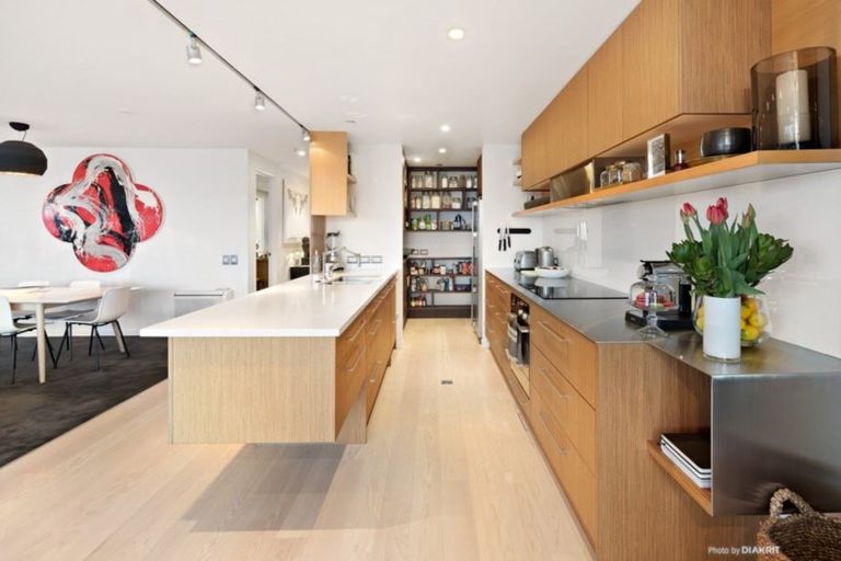 Photo of property in 2e/150 Oriental Parade, Oriental Bay, Wellington, 6011