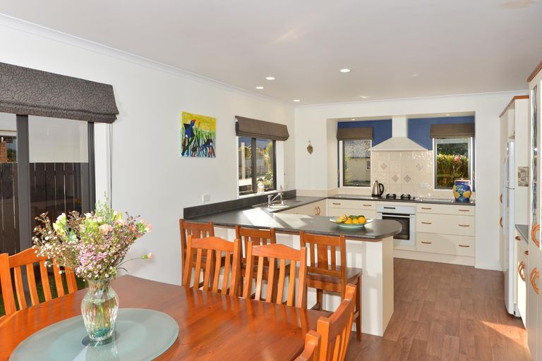 Photo of property in 10 Chatsfield Place, Te Kamo, Whangarei, 0112