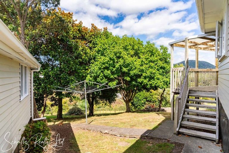 Photo of property in 15 Doctors Hill Road, Maungaturoto, 0520