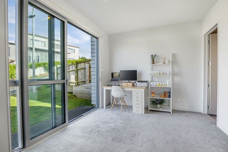 Photo of property in 4 Carex Way, Long Bay, Auckland, 0630