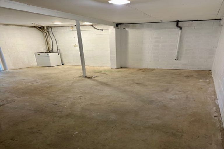 Photo of property in 1/23 Waitemata Road, Hauraki, Auckland, 0622