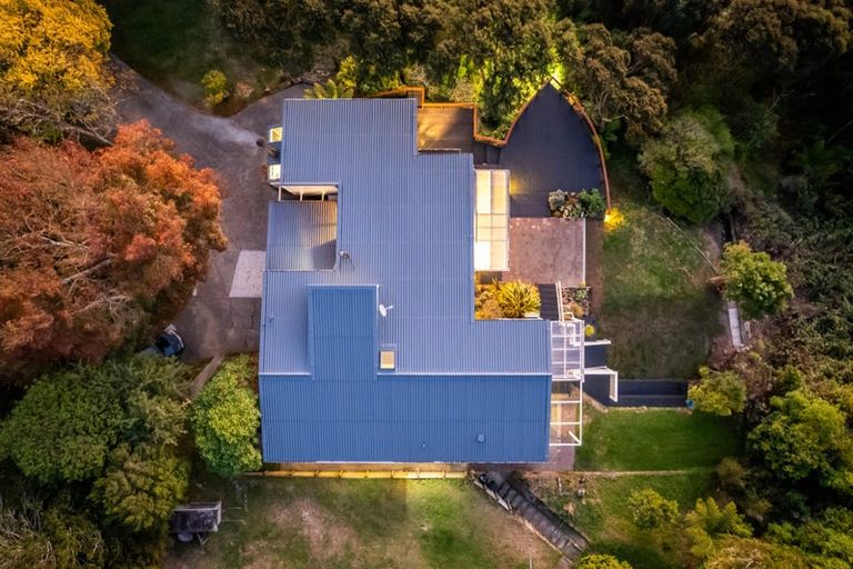Photo of property in 92 Paekakariki Hill Road, Pauatahanui, Porirua, 5381