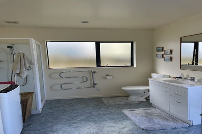 Photo of property in 4 Toru Street, Lyall Bay, Wellington, 6022