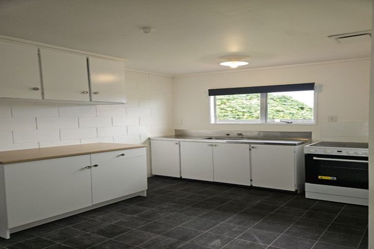 Photo of property in 3/10 Aubrey Street, Waitara, 4320