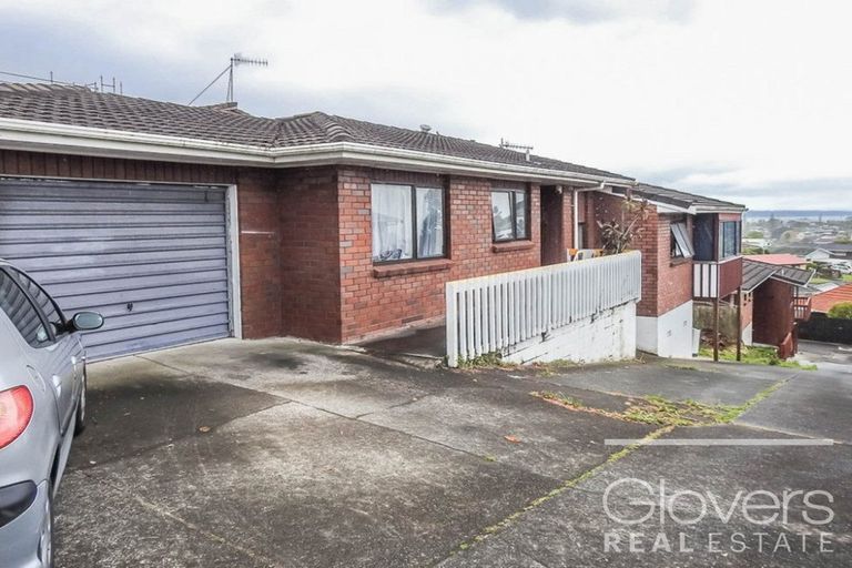 Photo of property in 1/4219 Great North Road, Glendene, Auckland, 0602