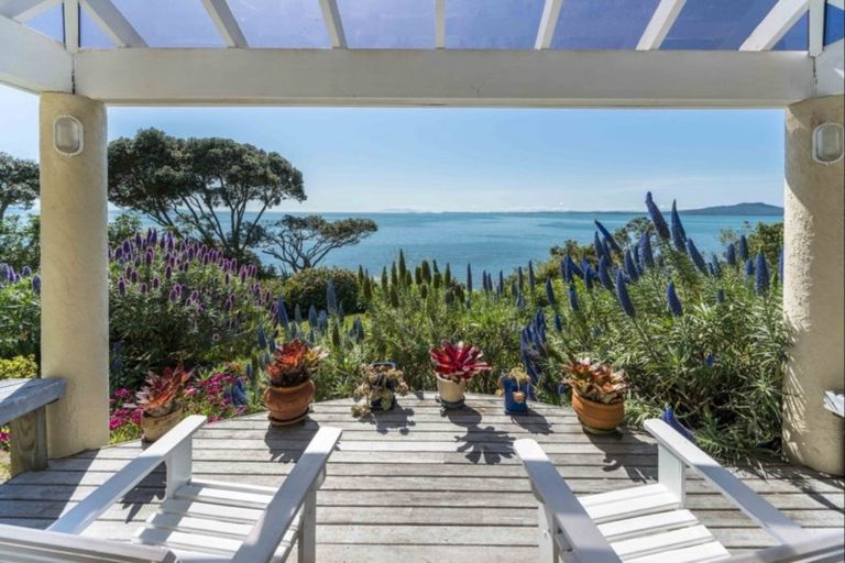 Photo of property in 1/187 Beach Road, Castor Bay, Auckland, 0620
