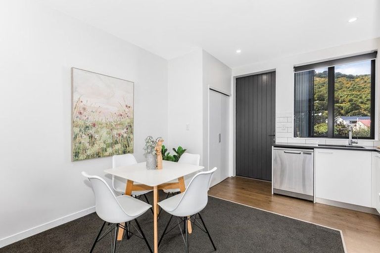 Photo of property in 12/20 Trent Street, Island Bay, Wellington, 6023