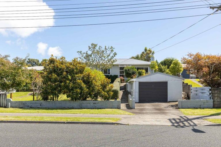 Photo of property in 30 Awanui Street, Merrilands, New Plymouth, 4312