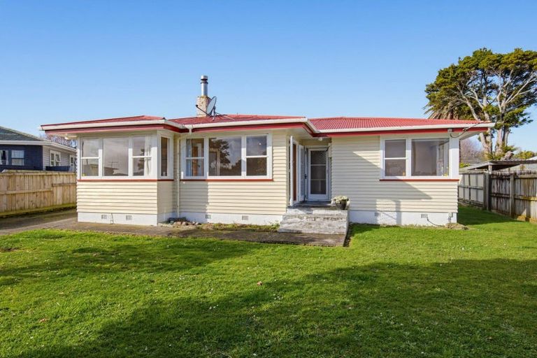 Photo of property in 14 Dittmer Street, Otaki, 5512
