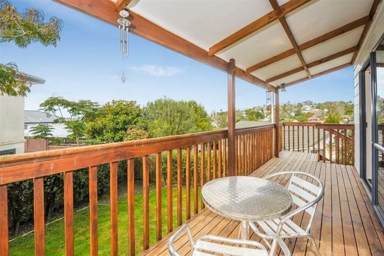 Photo of property in 10 Loughanure Place, Massey, Auckland, 0614