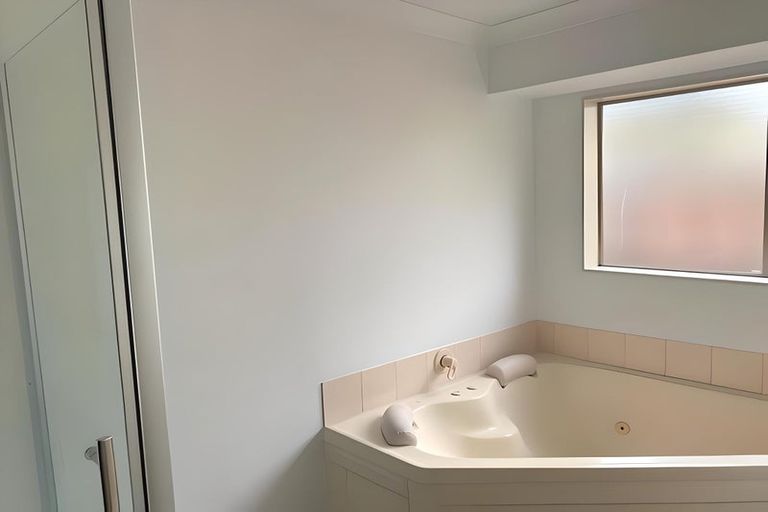 Photo of property in 11 Ayrshire Drive, Grandview Heights, Hamilton, 3200