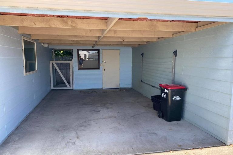 Photo of property in 1a Rimu Place, Taradale, Napier, 4112