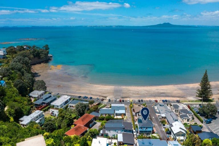 Photo of property in 1/28 Manly Esplanade, Browns Bay, Auckland, 0630