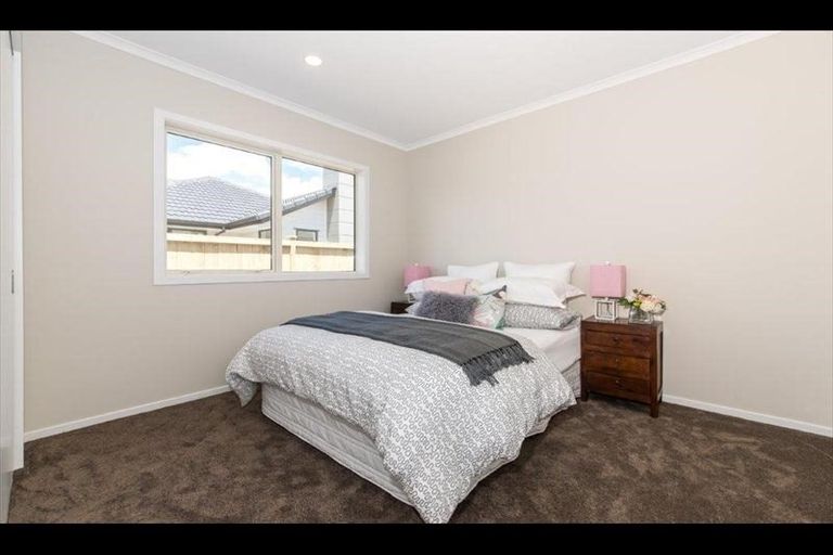 Photo of property in 11 Paso Fino Crescent, Karaka, Papakura, 2113