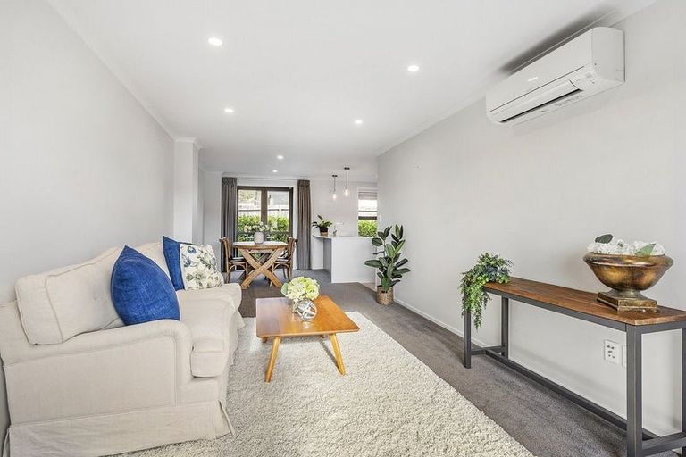 Photo of property in 1b Breakwater Way, Whitby, Porirua, 5024