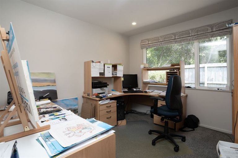 Photo of property in 4 Yarrum Lane, Avonhead, Christchurch, 8042