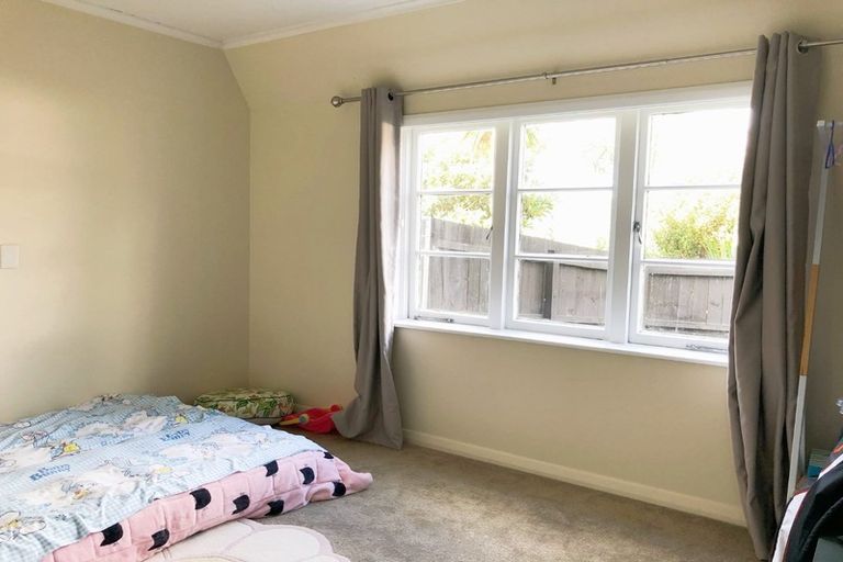 Photo of property in 227 Titirangi Road, Titirangi, Auckland, 0604