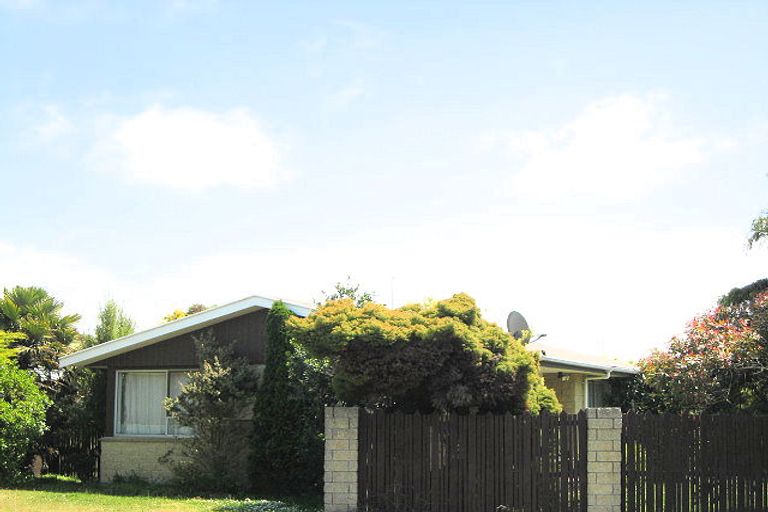 Photo of property in 36 Saint Heliers Crescent, Aranui, Christchurch, 8061