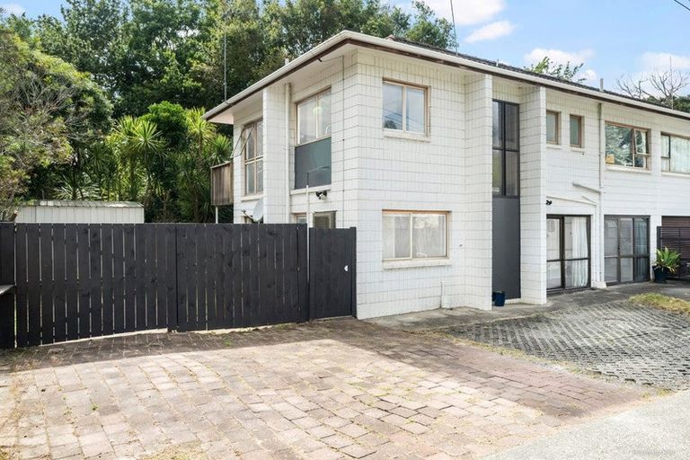 Photo of property in 2/33 Glenvar Road, Torbay, Auckland, 0630