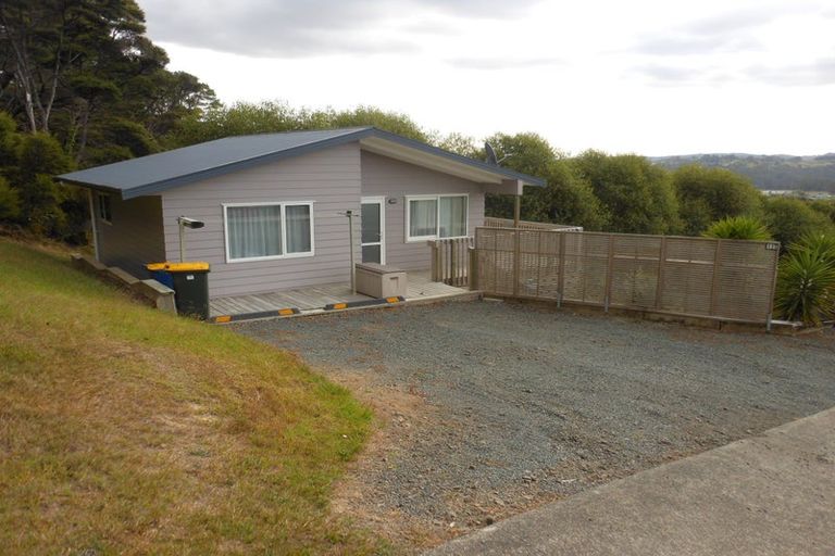 Photo of property in 12 Leveloff Road, Paremoremo, Auckland, 0632