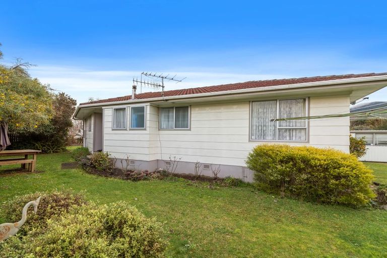 Photo of property in 9 Rinaha Place, Koutu, Rotorua, 3010