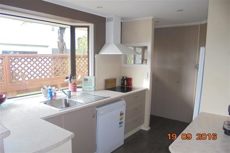 Photo of property in 70 Major Drive, Kelson, Lower Hutt, 5010