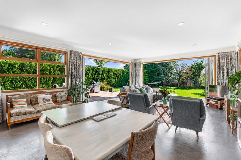 Photo of property in 36 Totara Road, Te Atatu Peninsula, Auckland, 0610