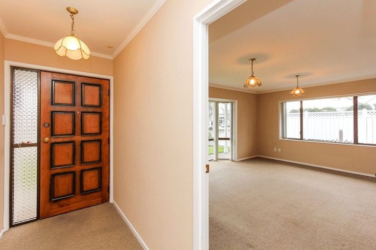 Photo of property in 19 Paynters Avenue, Strandon, New Plymouth, 4312