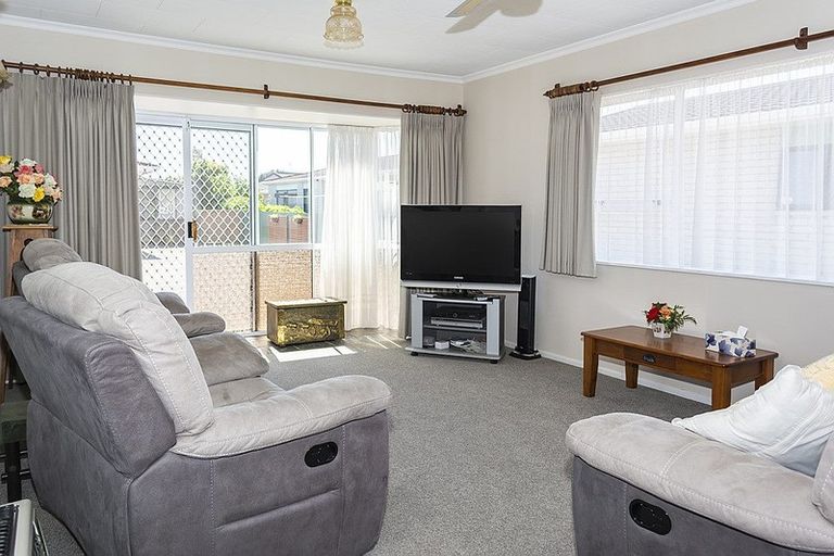 Photo of property in 1/36 Tukapa Street, Westown, New Plymouth, 4310